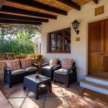 בית נופש Chalet Tres Mares קאלה מילור